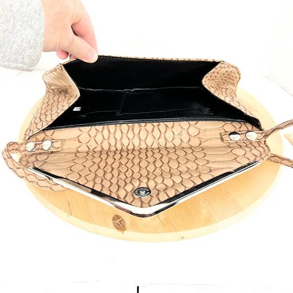 Faux Snakeskin Women's Clutch Removable Single Strap - Picture 5 of 6